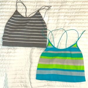2 No Boundaries striped Crop Tops size small
Gray& white, turquoise,green&gray